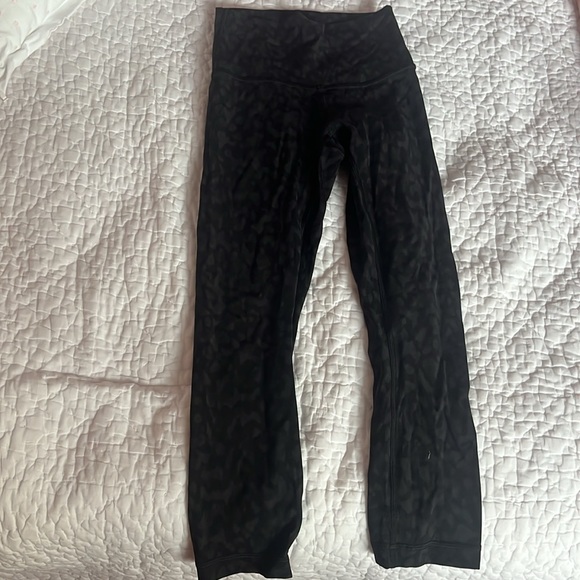 lululemon leggings ‘23 inch - Picture 2 of 3